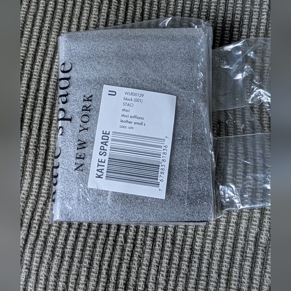 Kate Spade Staci saffiano small card wallet in black - Picture 7 of 7